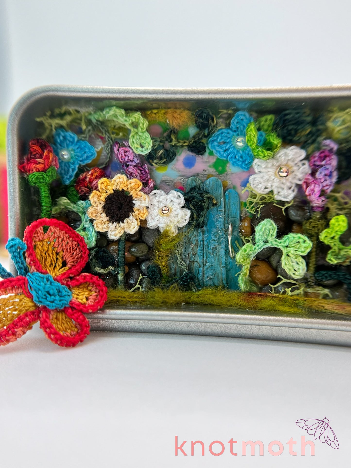 bramble butterfly wildflowers & gate scene mini tin