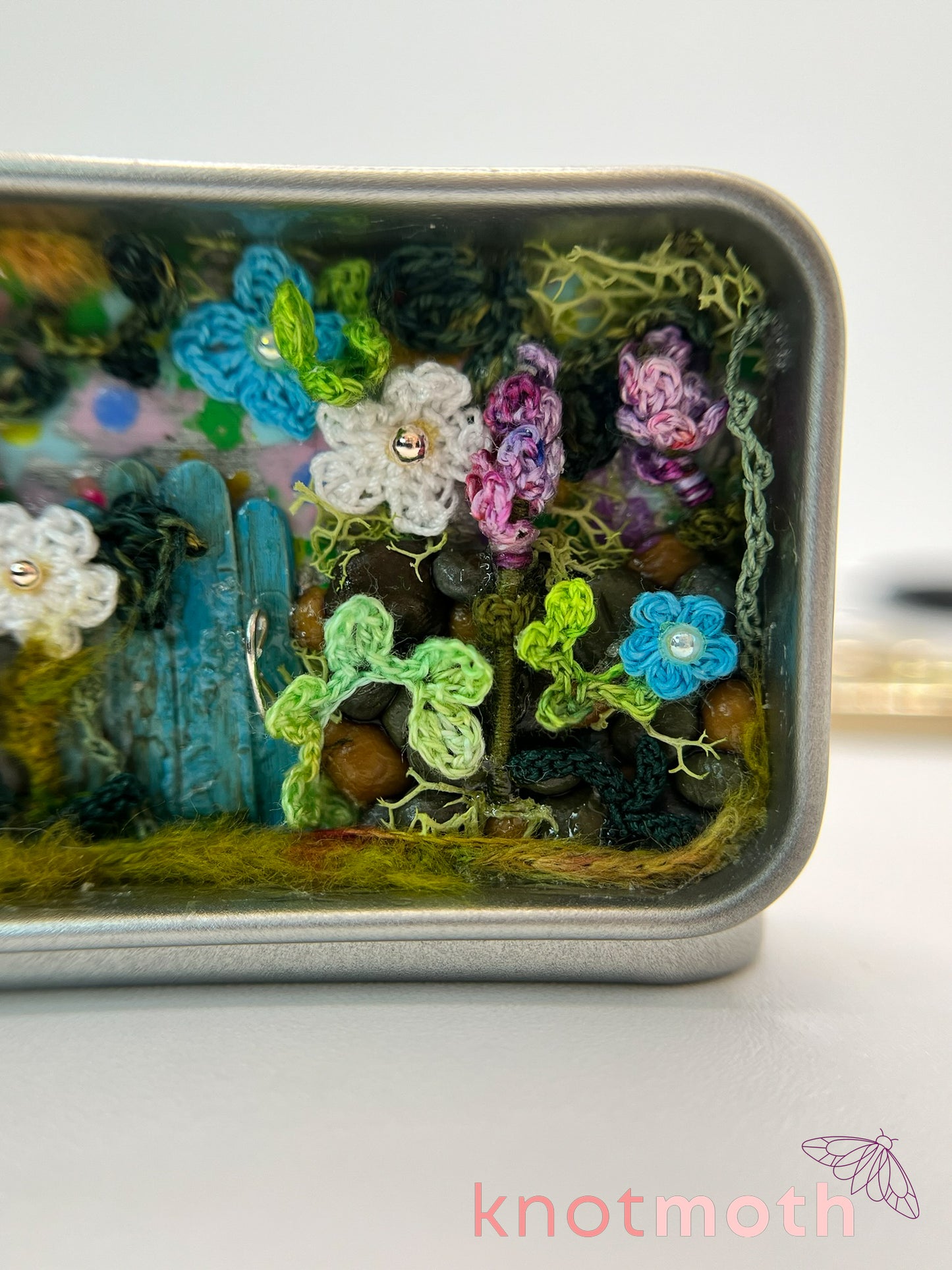 bramble butterfly wildflowers & gate scene mini tin