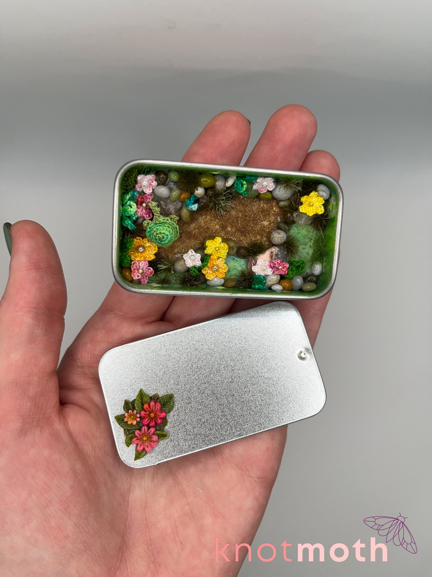teddi turtle · daisy meadow mini tin