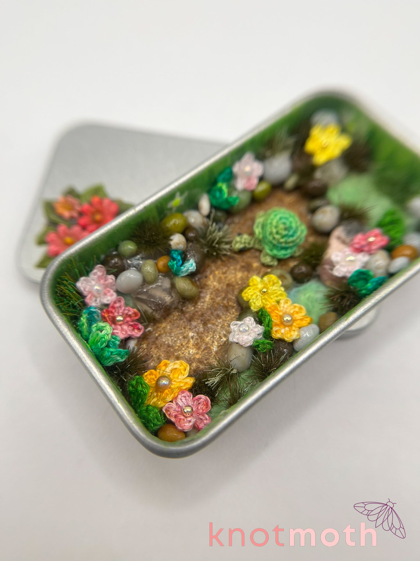 teddi turtle · daisy meadow mini tin