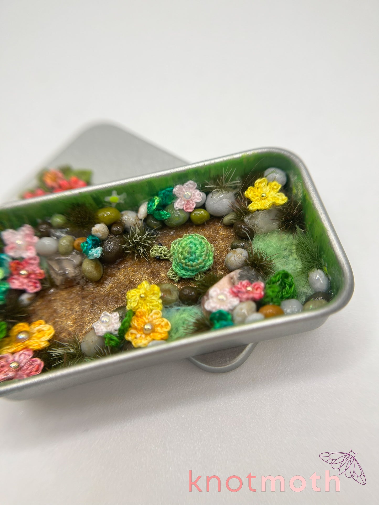 teddi turtle · daisy meadow mini tin