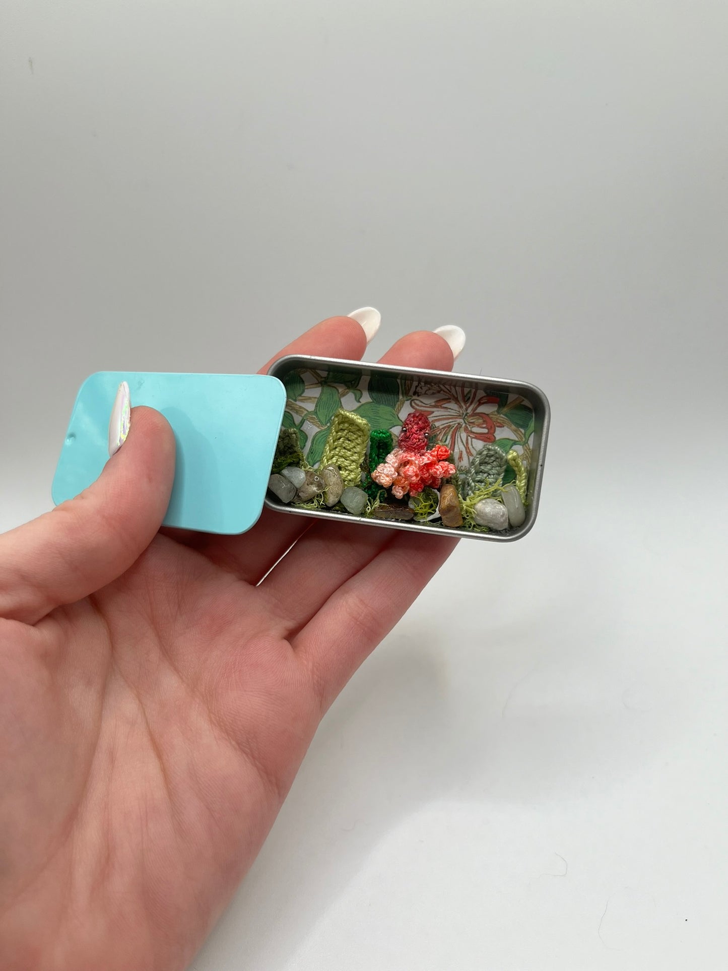 hisako octopus micro crochet miniature tin