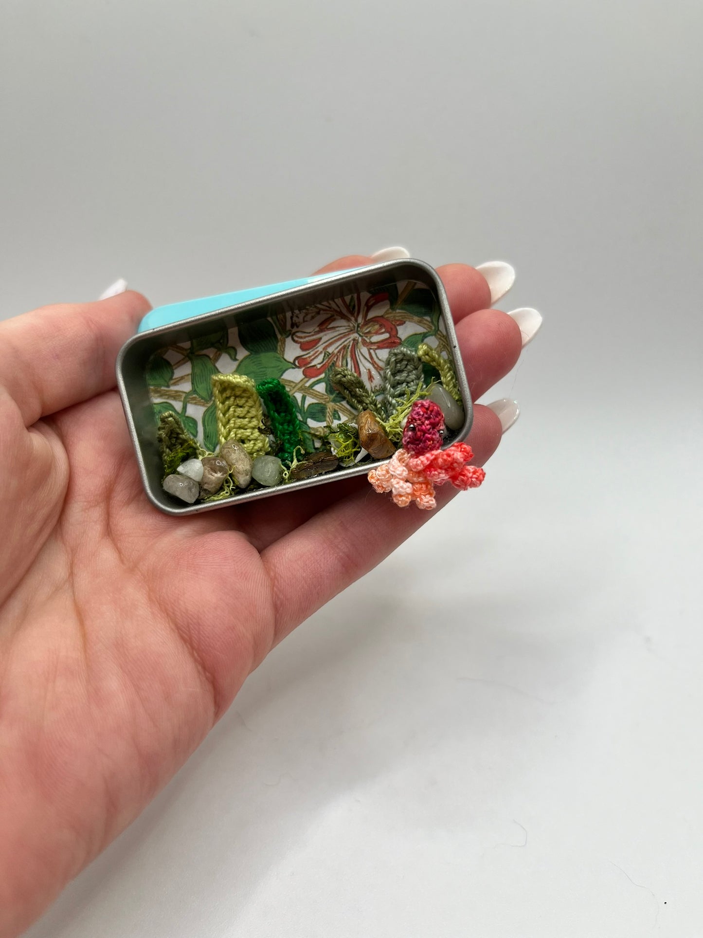 hisako octopus micro crochet miniature tin