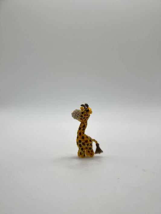 giraffe (pre-order)