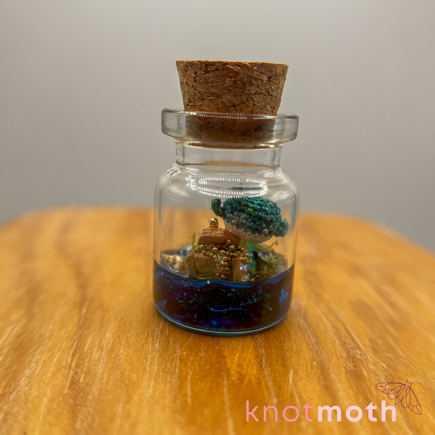 Wilma Whale Micro Crochet Aquarium Jar (removable, magnetic)