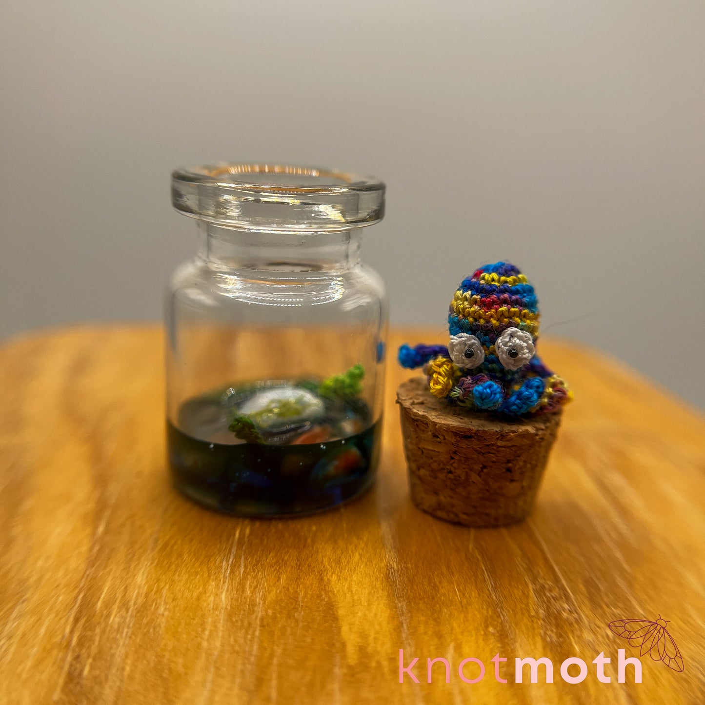 Angela Octopus Micro Crochet Aquarium Jar (removable, magnetic)