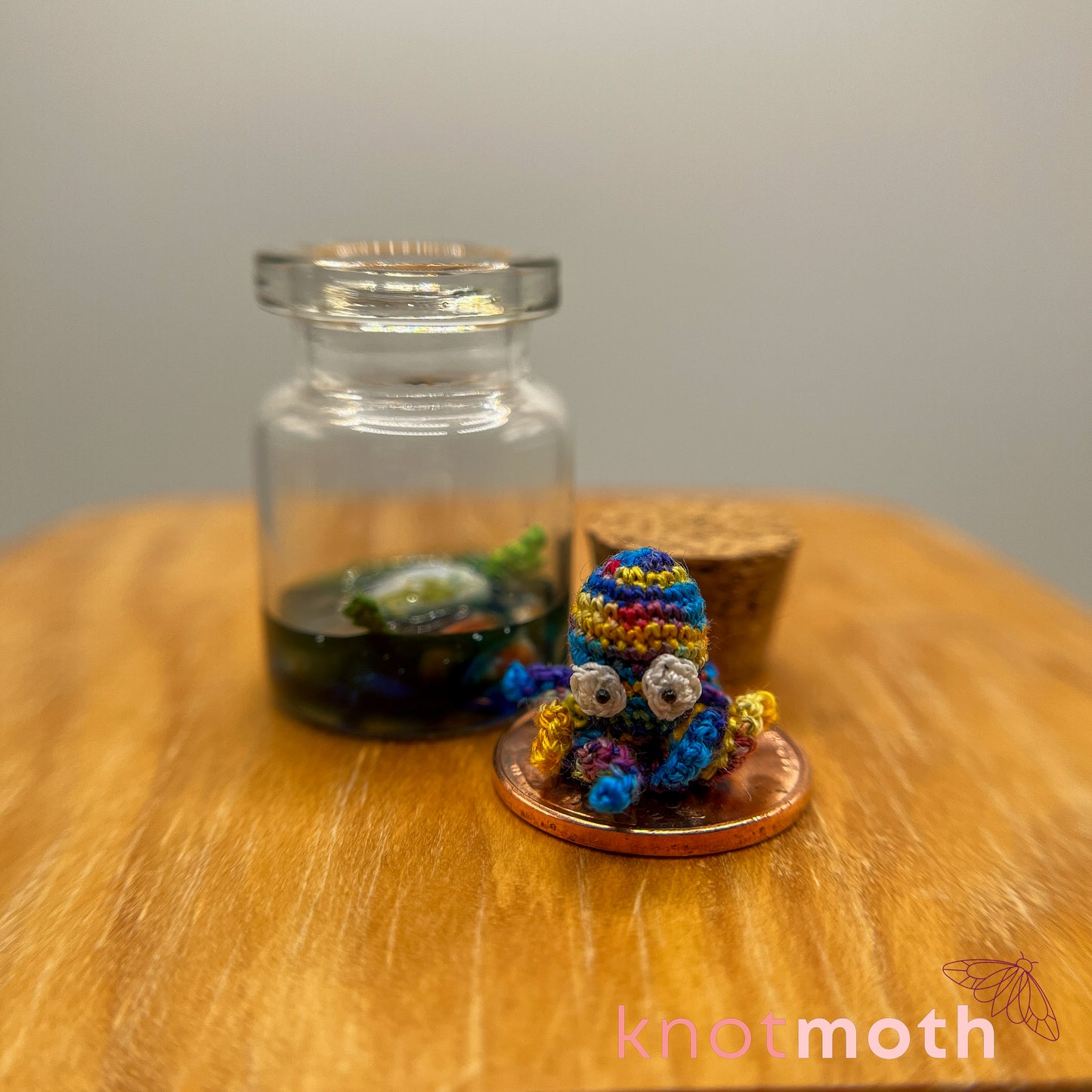 Angela Octopus Micro Crochet Aquarium Jar (removable, magnetic)