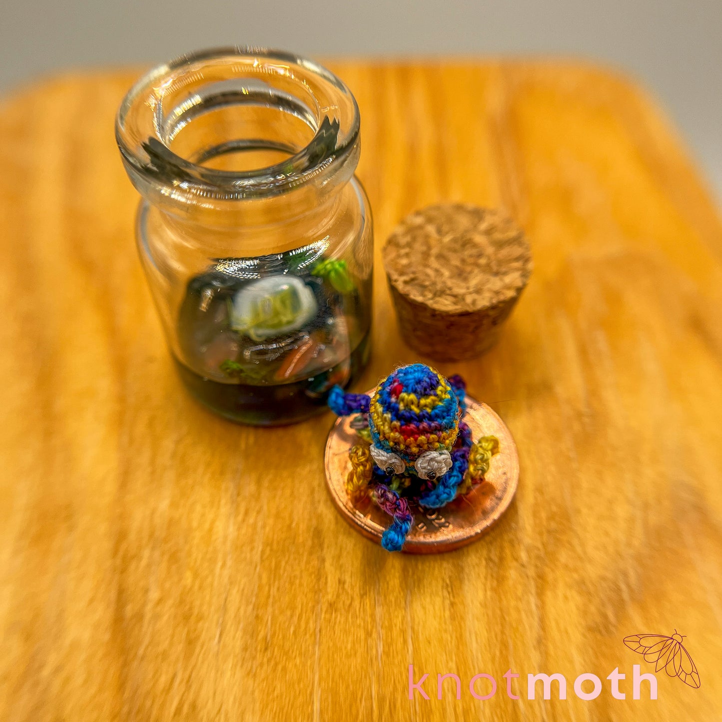 Angela Octopus Micro Crochet Aquarium Jar (removable, magnetic)