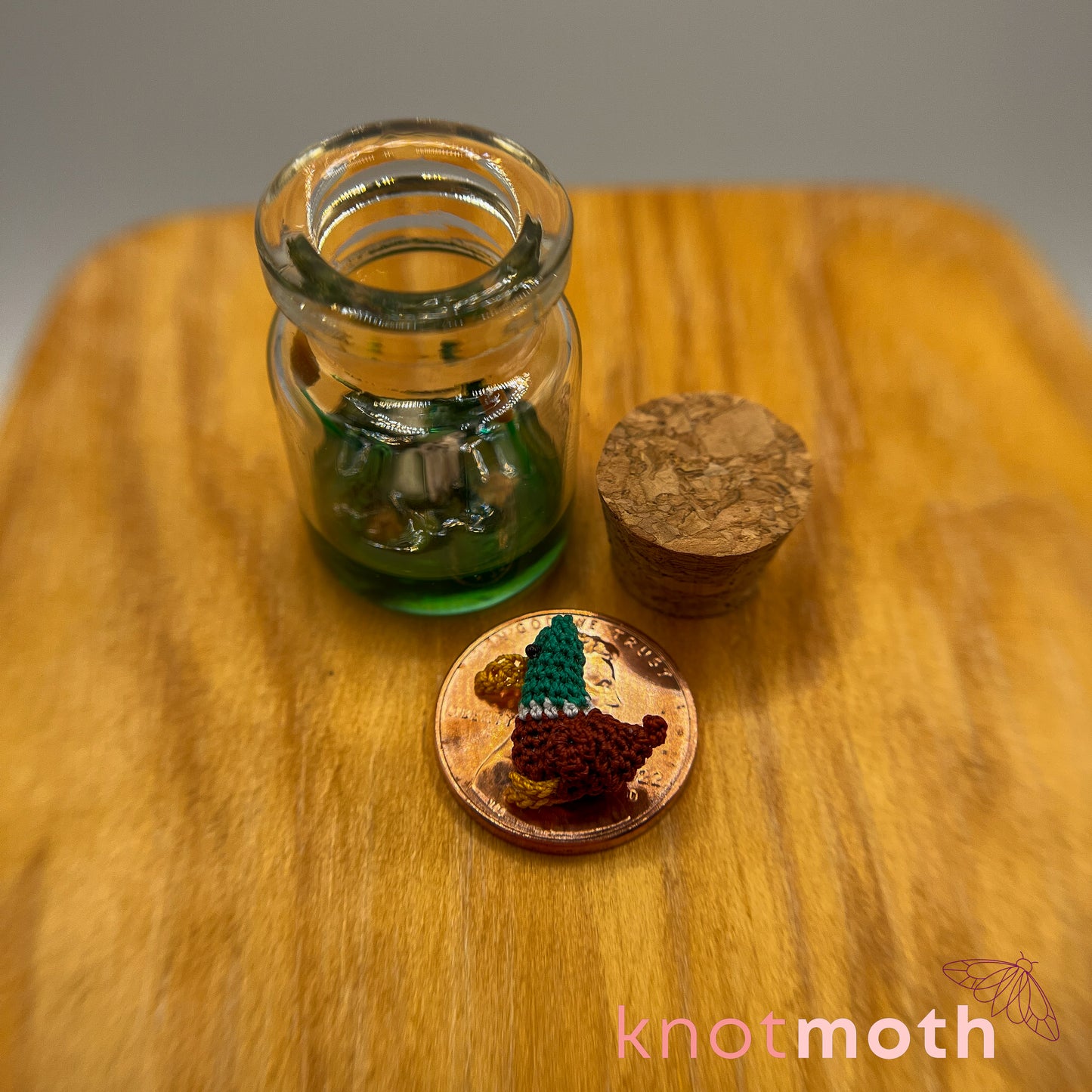 Diana Duck Micro Crochet Aquarium Jar (removable, magnetic)