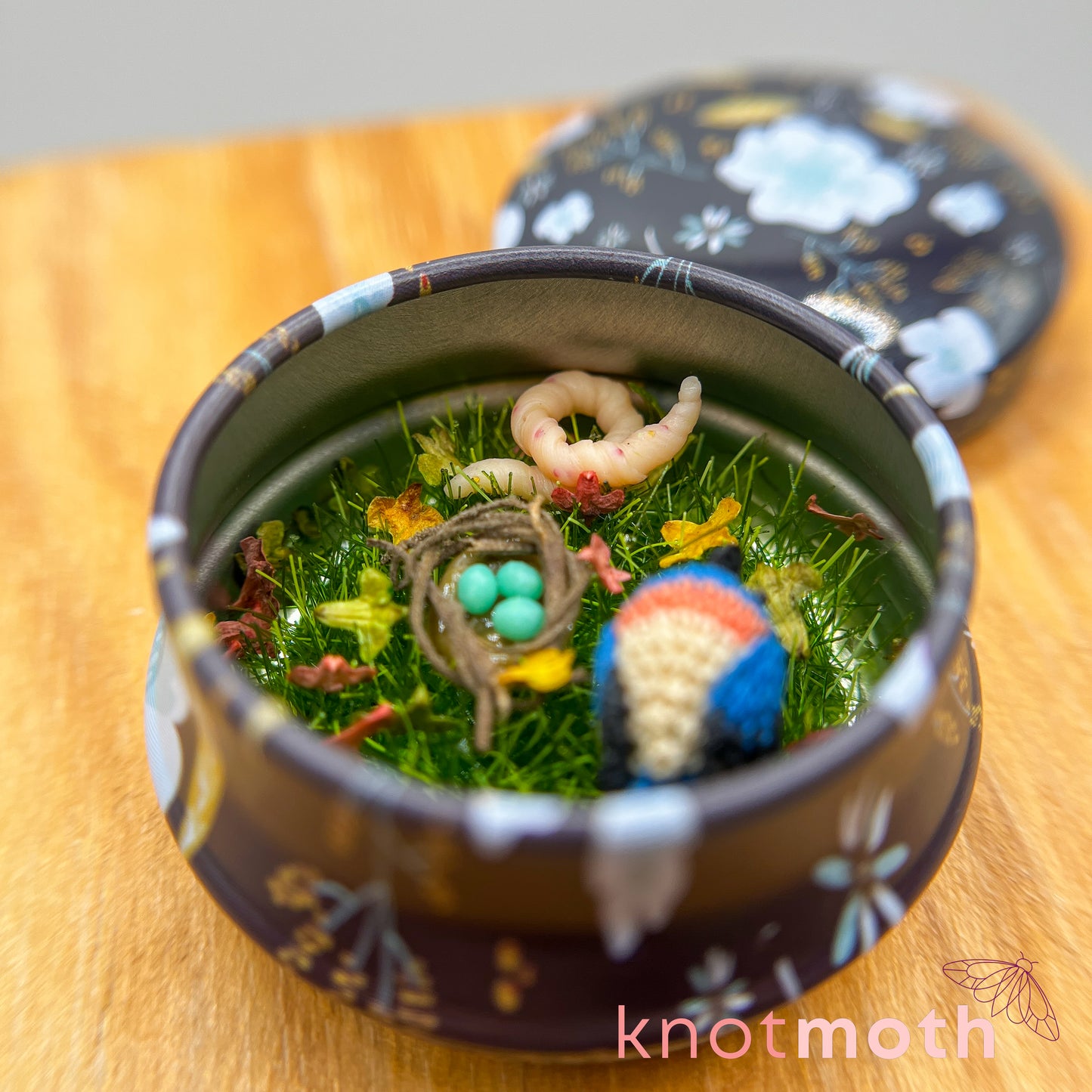Barbara Bluebird Micro Crochet Tin with Nest (removable, magnetic)