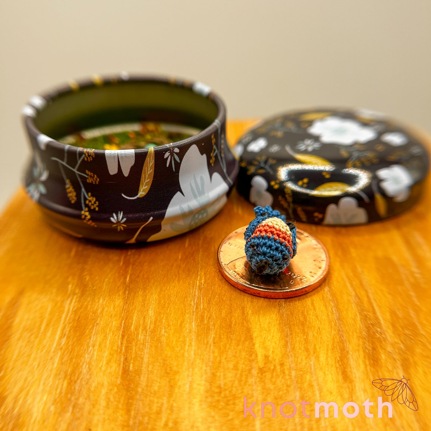 Barbara Bluebird Micro Crochet Tin with Nest (removable, magnetic)