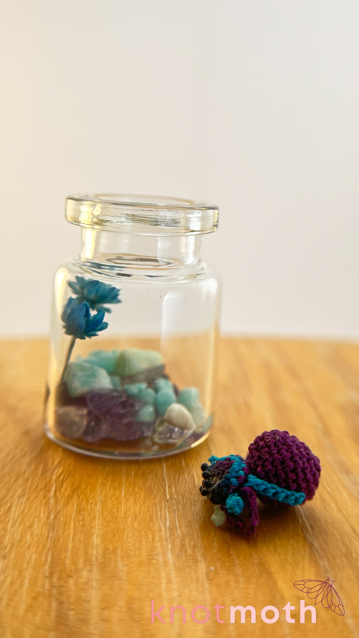 Sara Spider Micro Crochet Terrarium Jar (Magnetic, Removable)