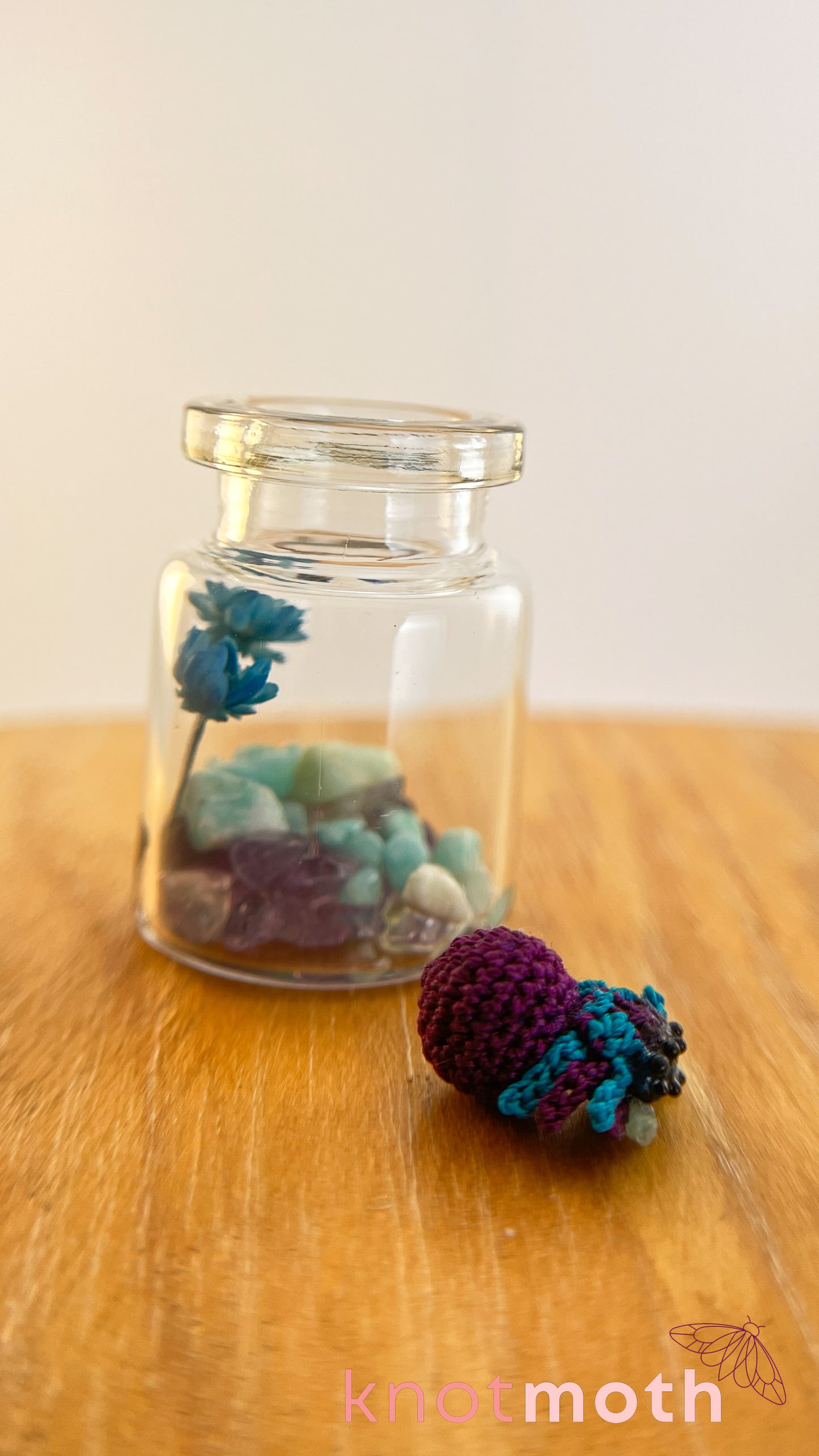 Sara Spider Micro Crochet Terrarium Jar (Magnetic, Removable)