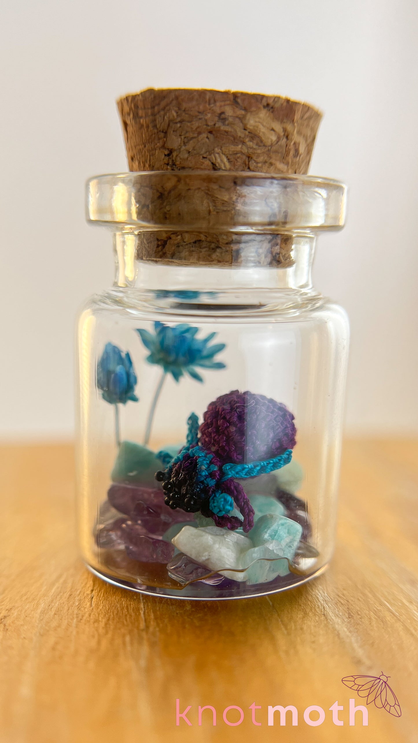 Sara Spider Micro Crochet Terrarium Jar (Magnetic, Removable)