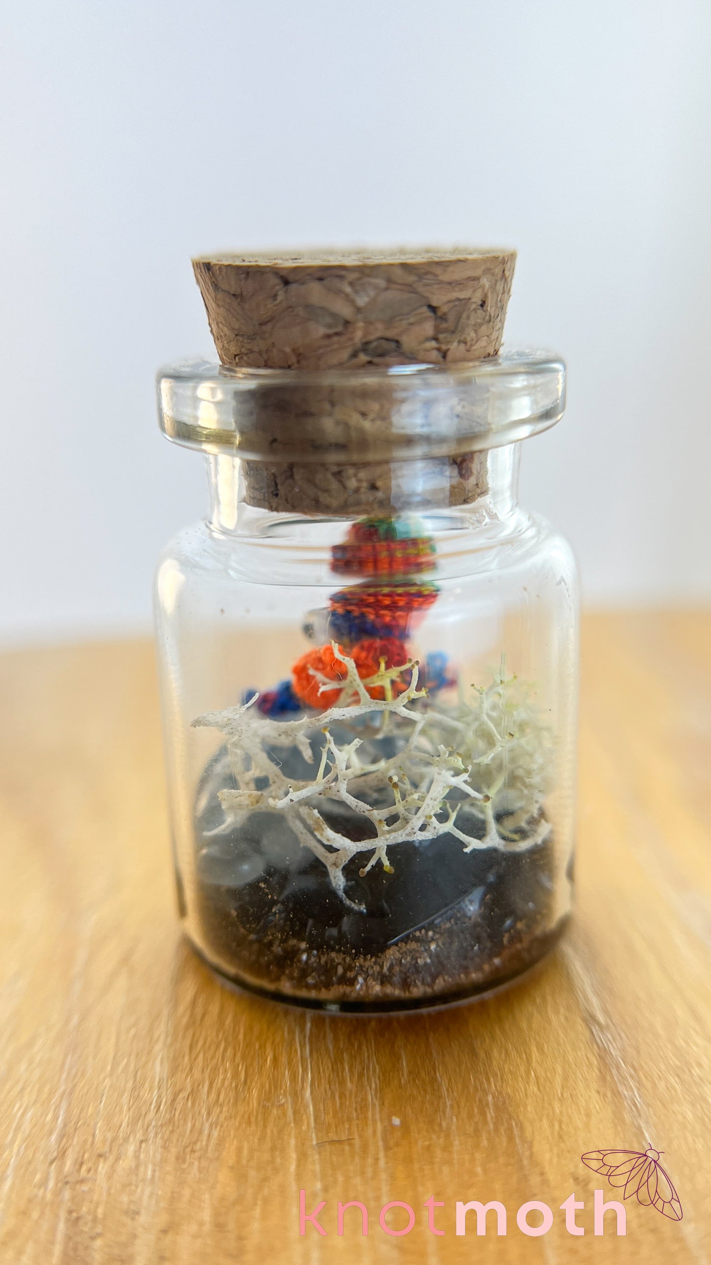 Oscar Octopus Micro Crochet Aquarium Jar (Magnetic, Removable)
