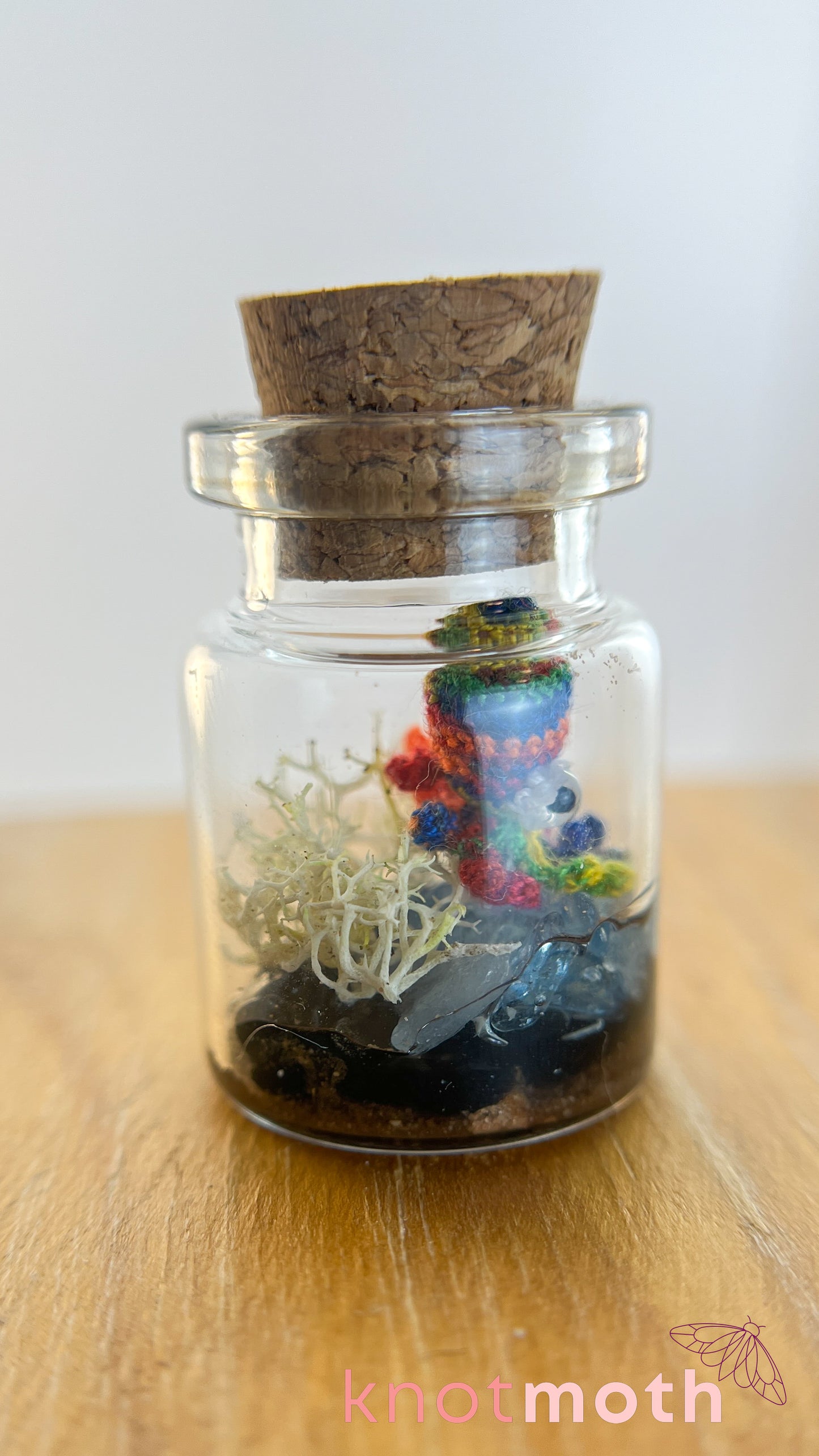 Oscar Octopus Micro Crochet Aquarium Jar (Magnetic, Removable)