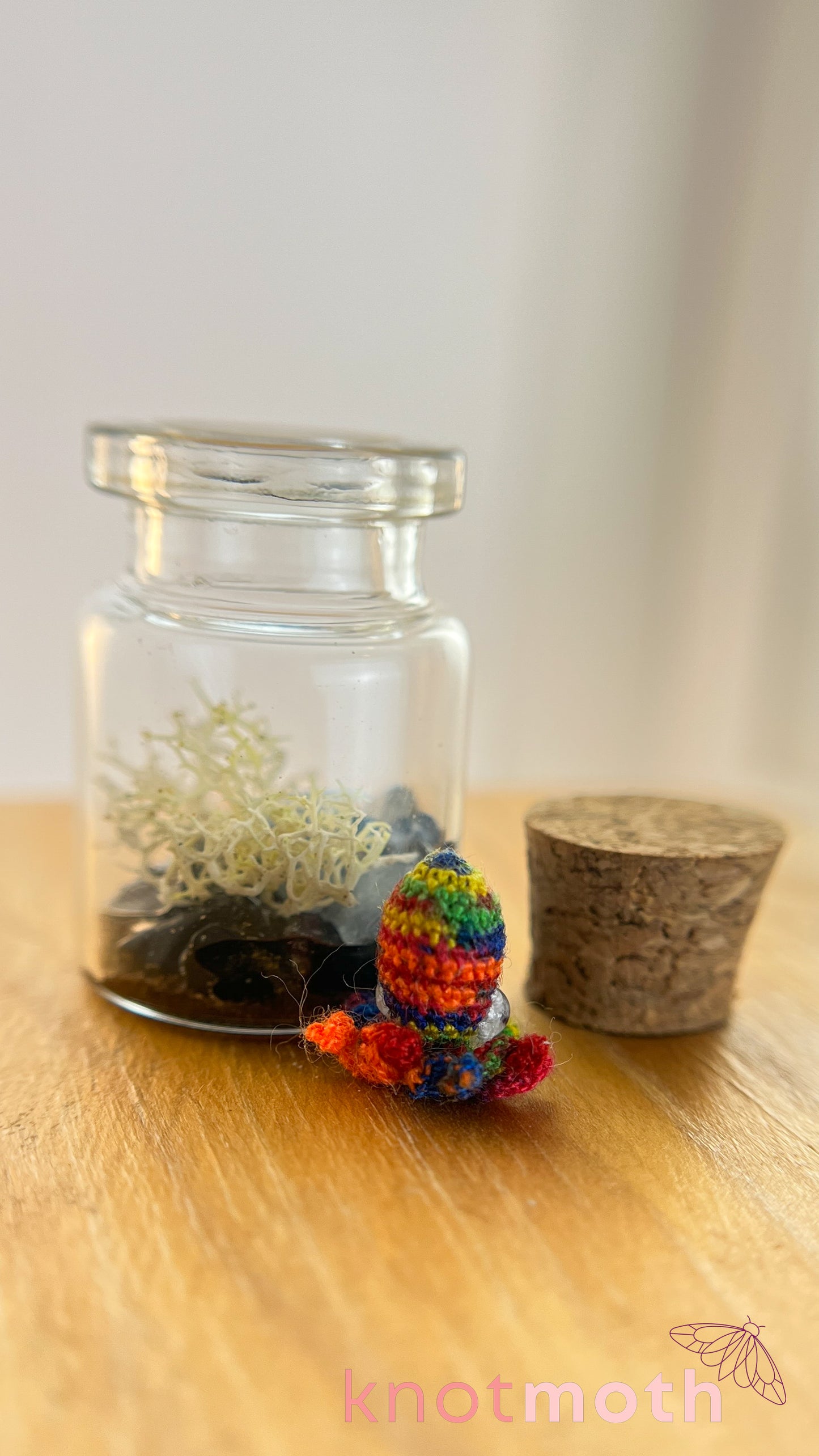 Oscar Octopus Micro Crochet Aquarium Jar (Magnetic, Removable)