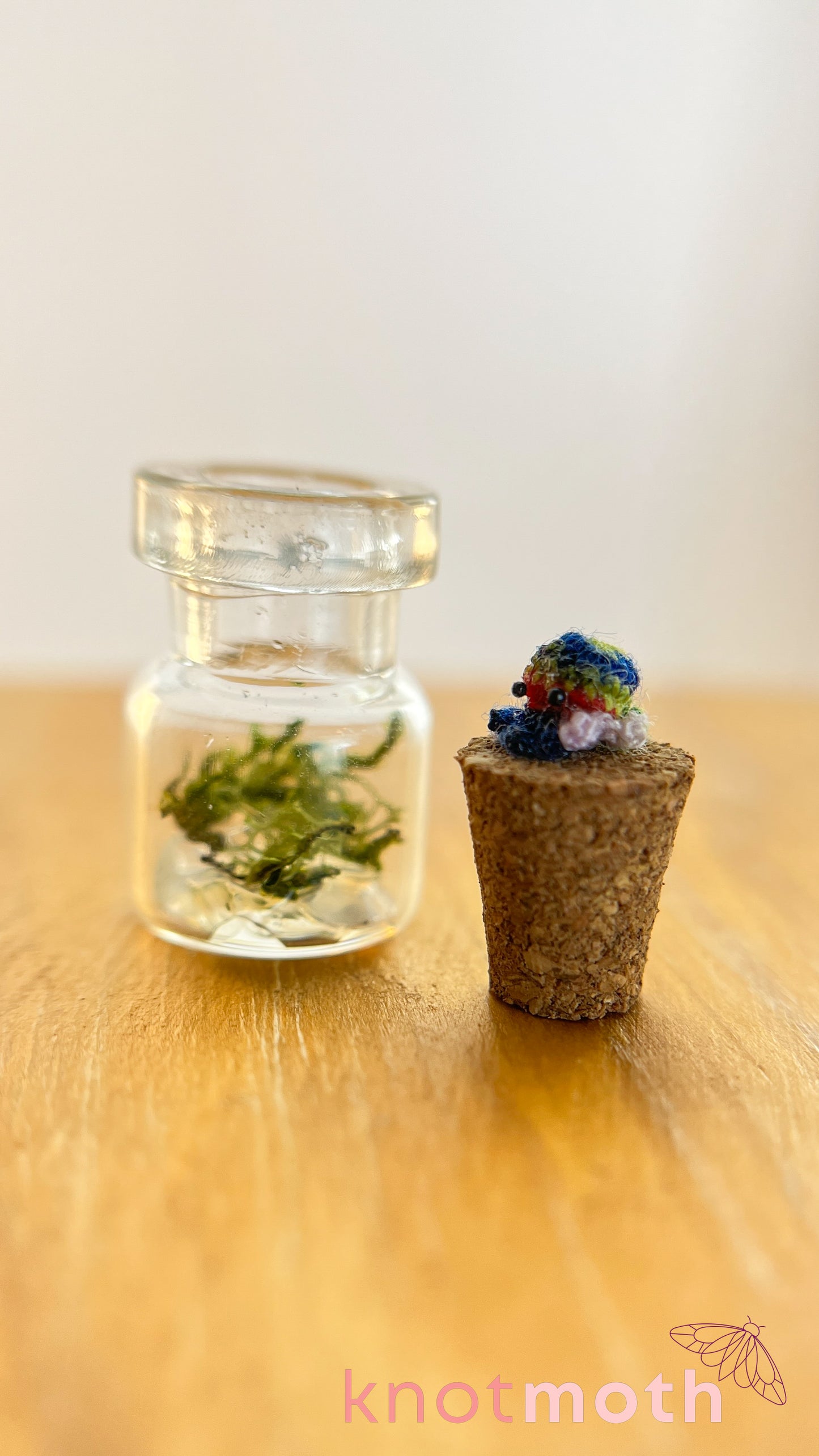 Oliver Mini Octo Micro Crochet Aquarium Jar (Magnetic, Removable)