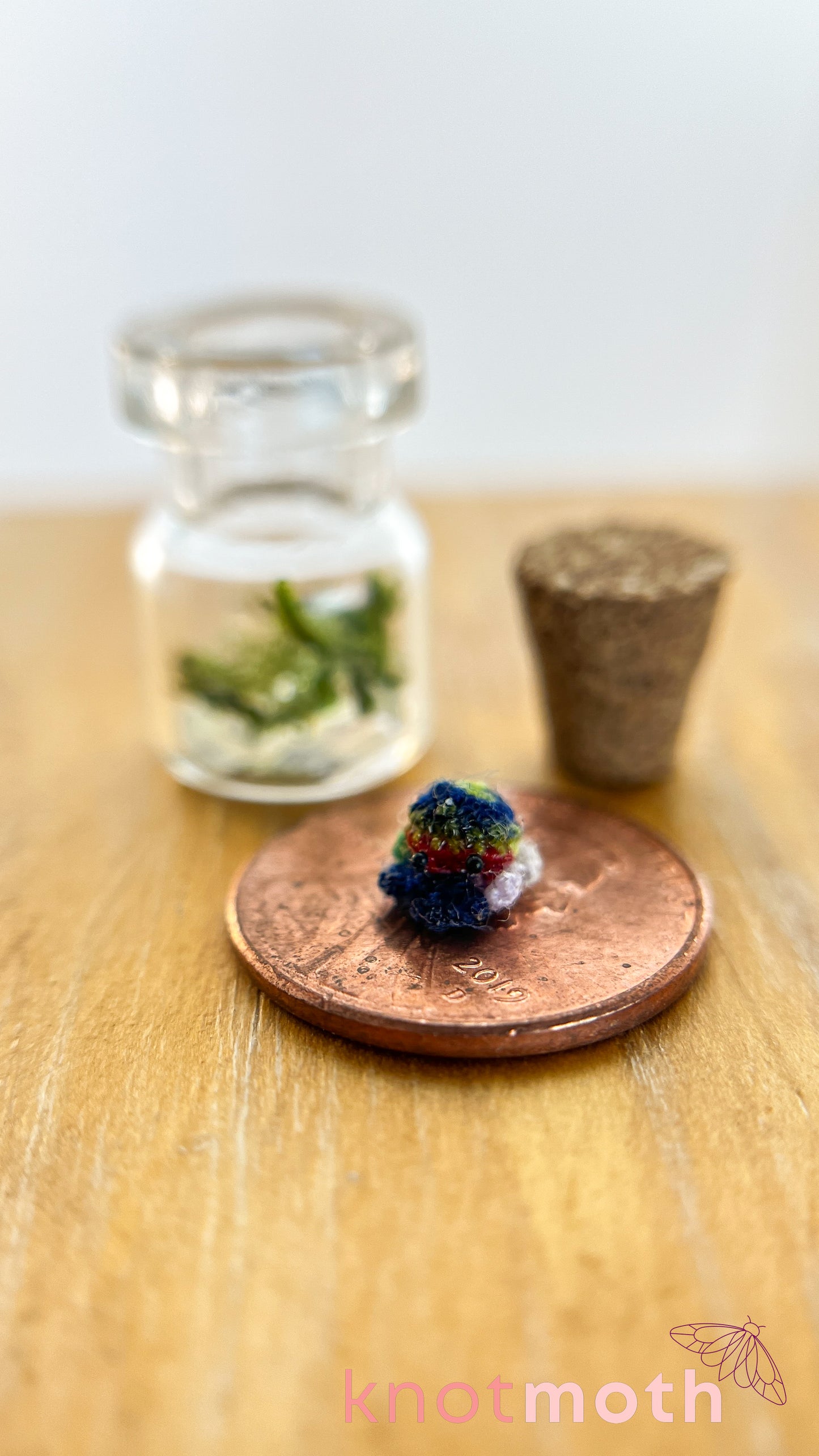 Oliver Mini Octo Micro Crochet Aquarium Jar (Magnetic, Removable)