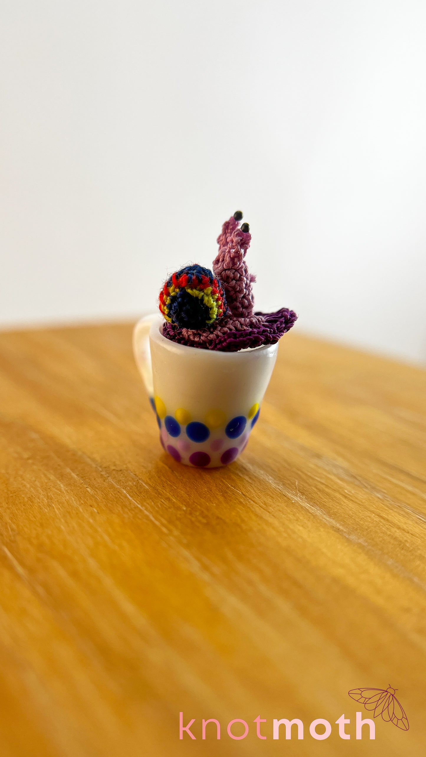 Samwell Snail Micro Crochet Mug (Magnetic, Removable)