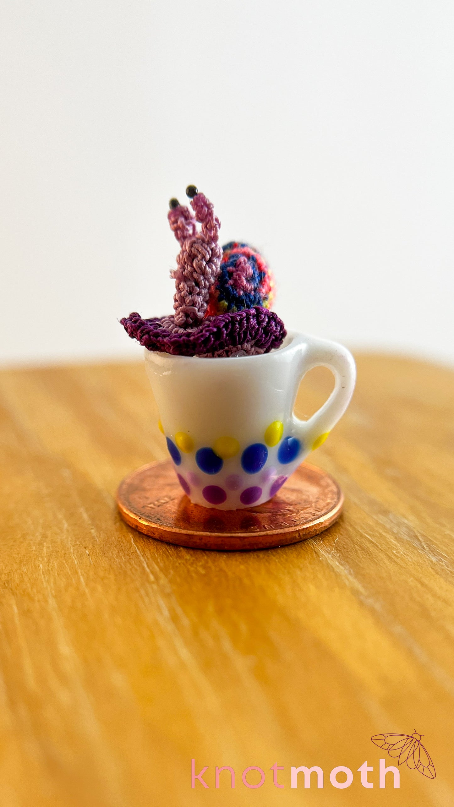 Samwell Snail Micro Crochet Mug (Magnetic, Removable)