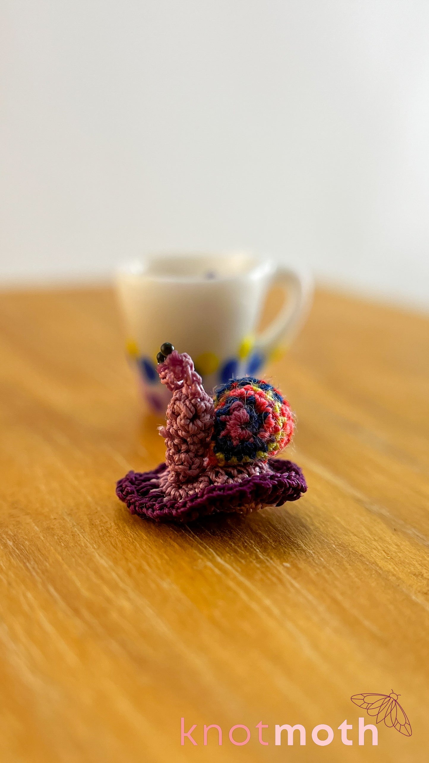 Samwell Snail Micro Crochet Mug (Magnetic, Removable)