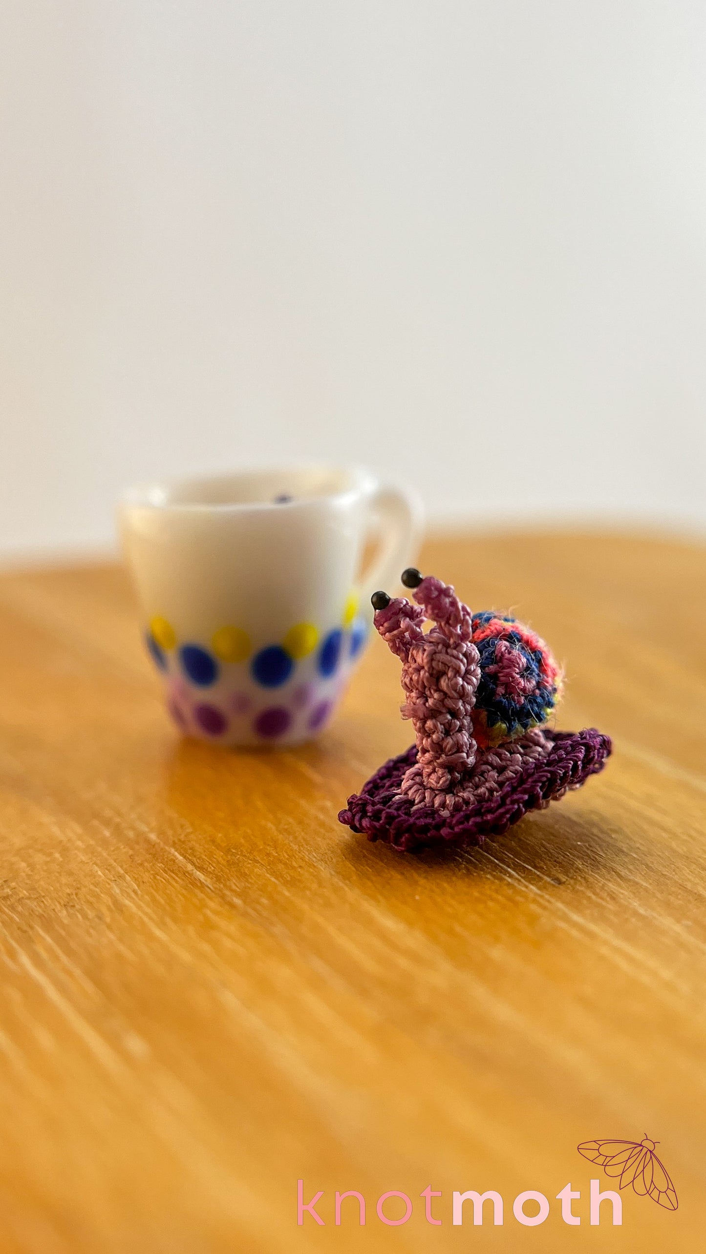 Samwell Snail Micro Crochet Mug (Magnetic, Removable)