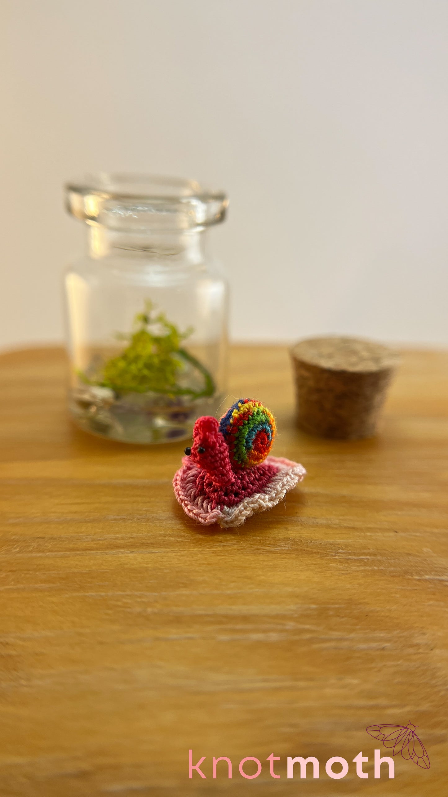 Esther Snail Micro Crochet Medium Terrarium Jar (Magnetic, Removable)