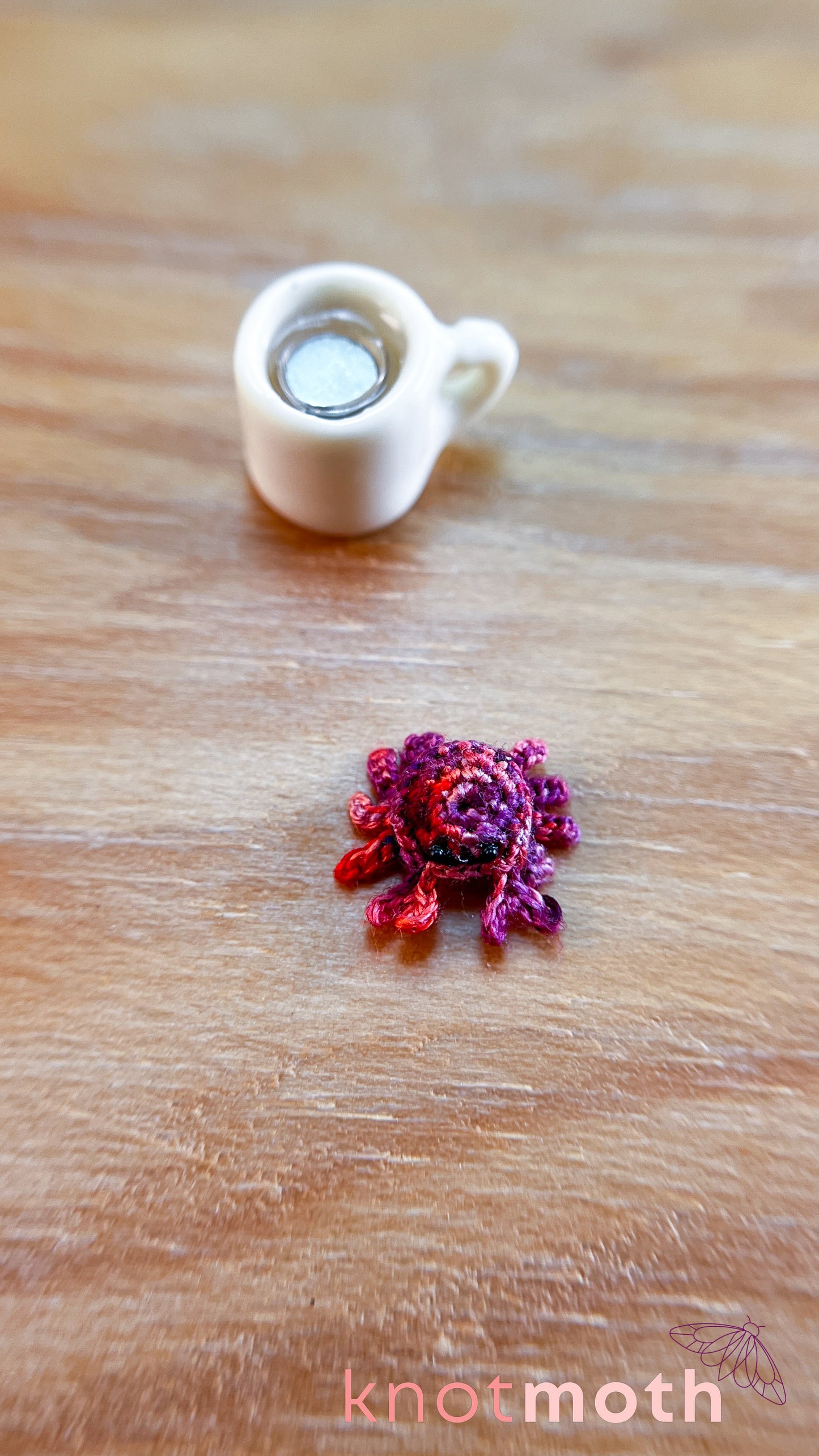 Harriot Hermit Crab Micro Crochet Magnetic Mug Trinket