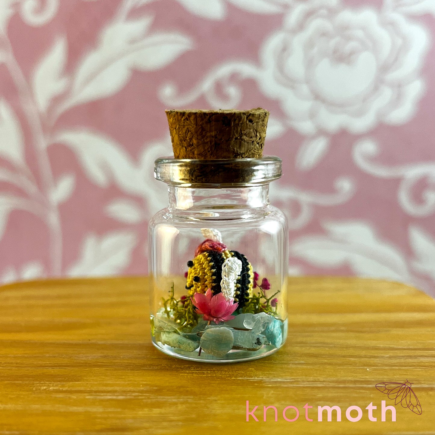 Bonnie Bee Micro Crochet Terrarium Jar (removable, magnetic)