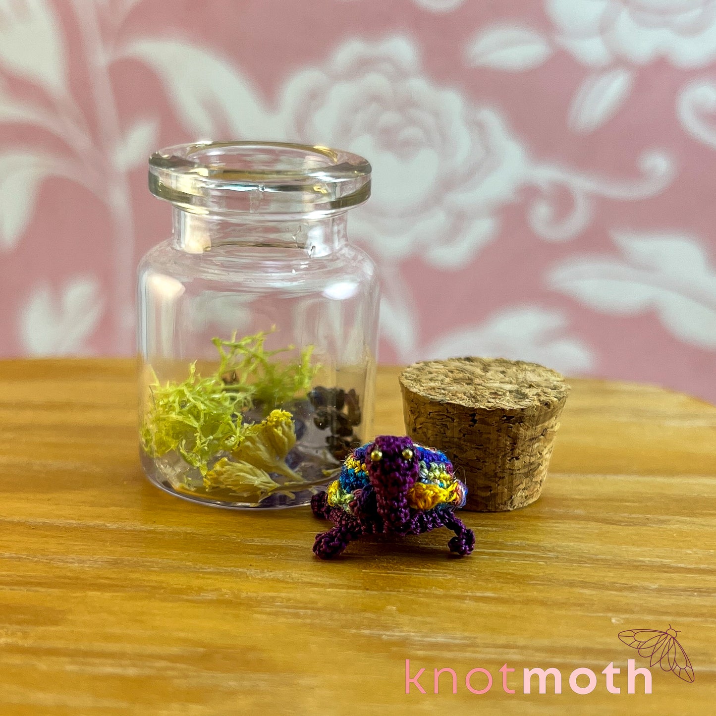 Shirley Turtle Micro Crochet Terrarium Jar (removable, magnetic)