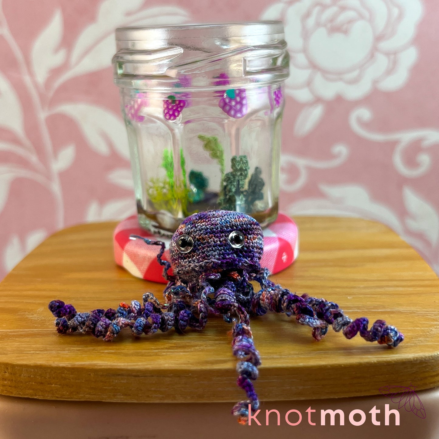 Jasmine Jellyfish Micro Crochet Aquarium Bonne Maman Jam Jar (removable, magnetic)