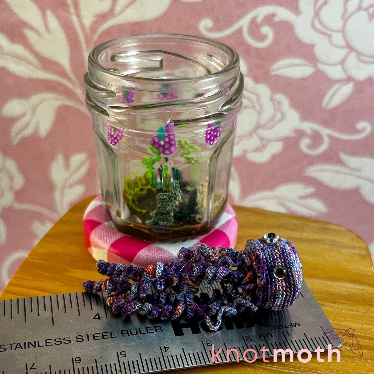 Jasmine Jellyfish Micro Crochet Aquarium Bonne Maman Jam Jar (removable, magnetic)