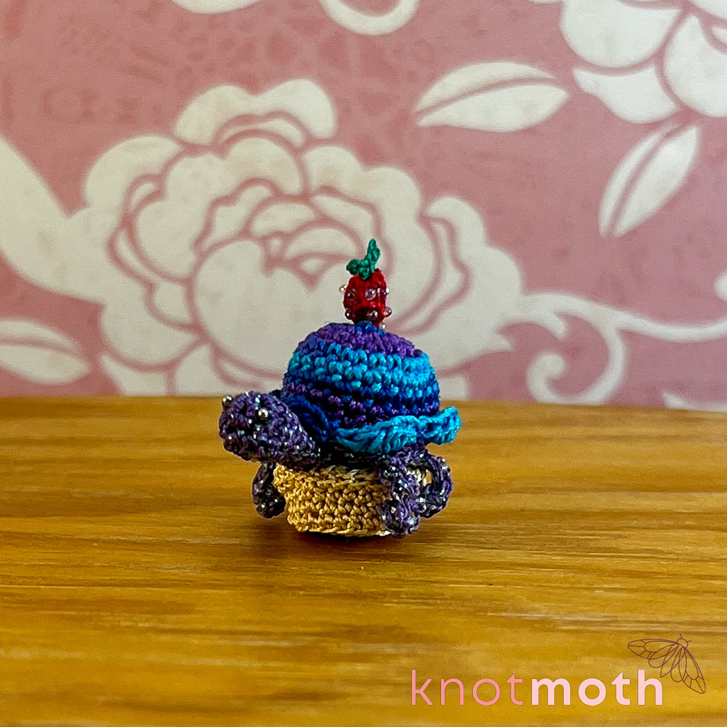 Tommy Turtle Cupcake Micro Crochet Sweeture Fidget Toy