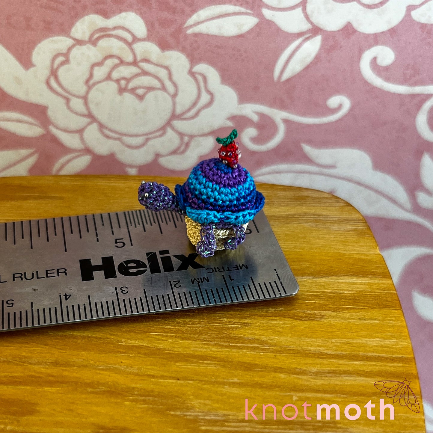 Tommy Turtle Cupcake Micro Crochet Sweeture Fidget Toy