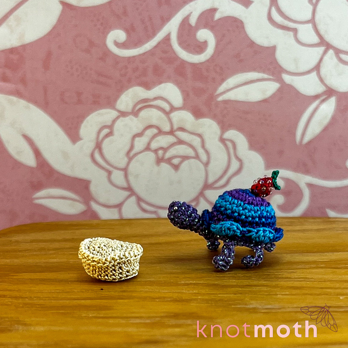 Tommy Turtle Cupcake Micro Crochet Sweeture Fidget Toy