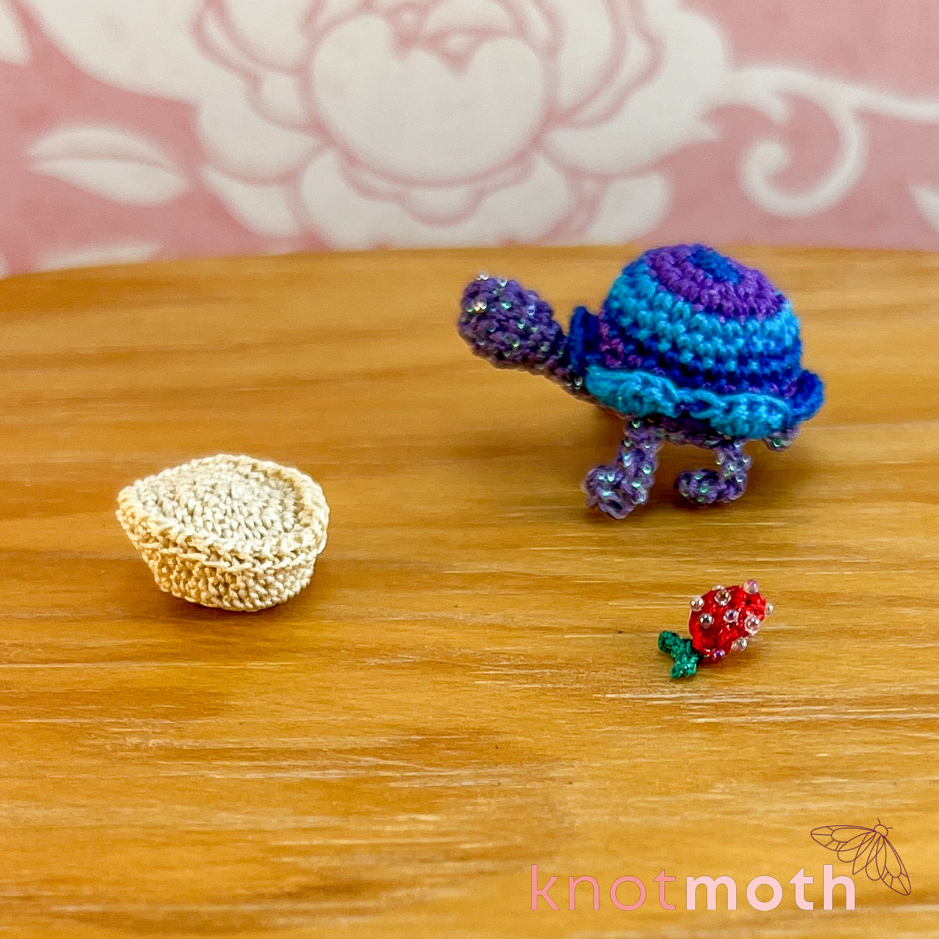 Tommy Turtle Cupcake Micro Crochet Sweeture Fidget Toy