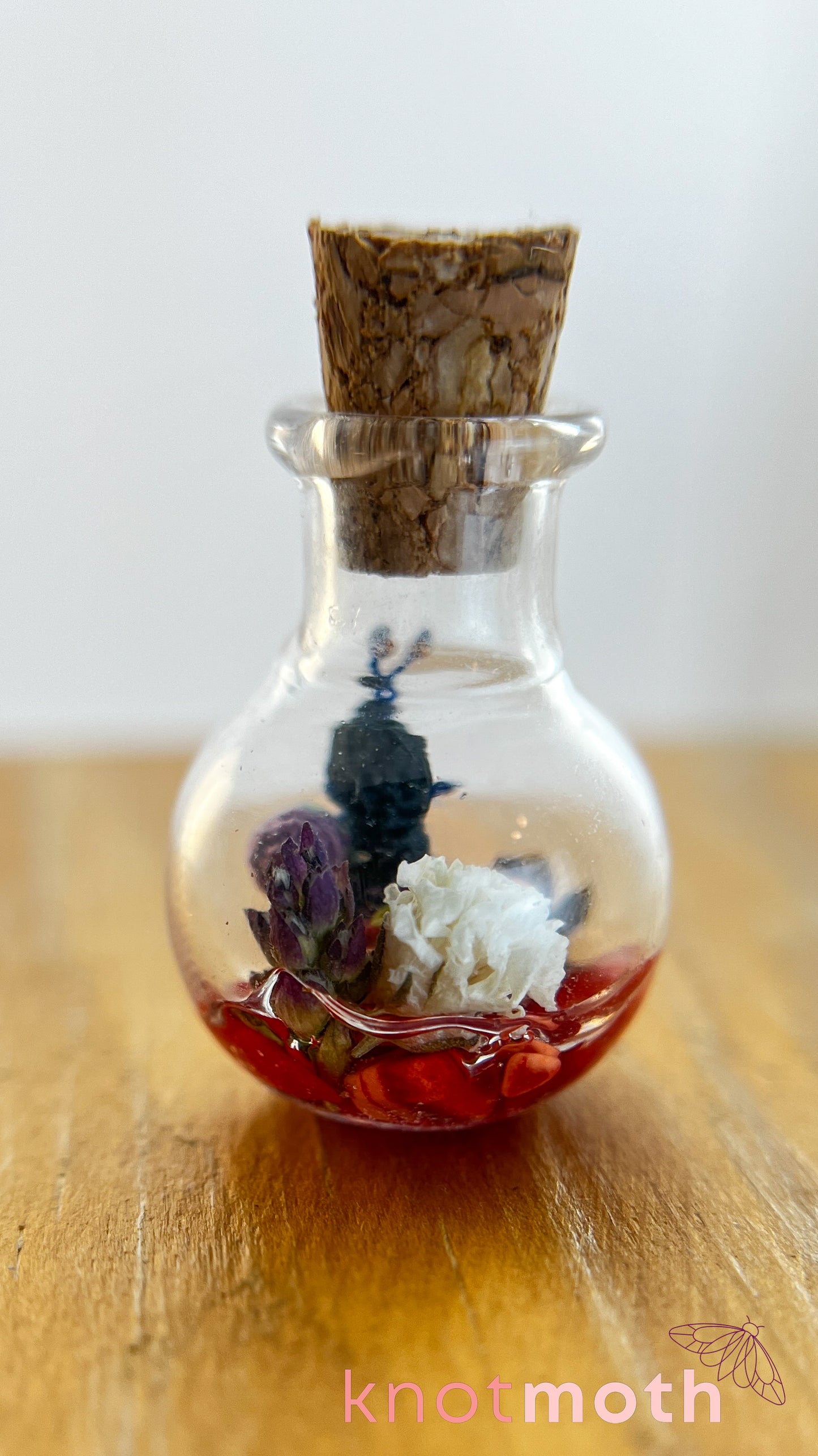 Simon Snail Micro Crochet Terrarium Jar