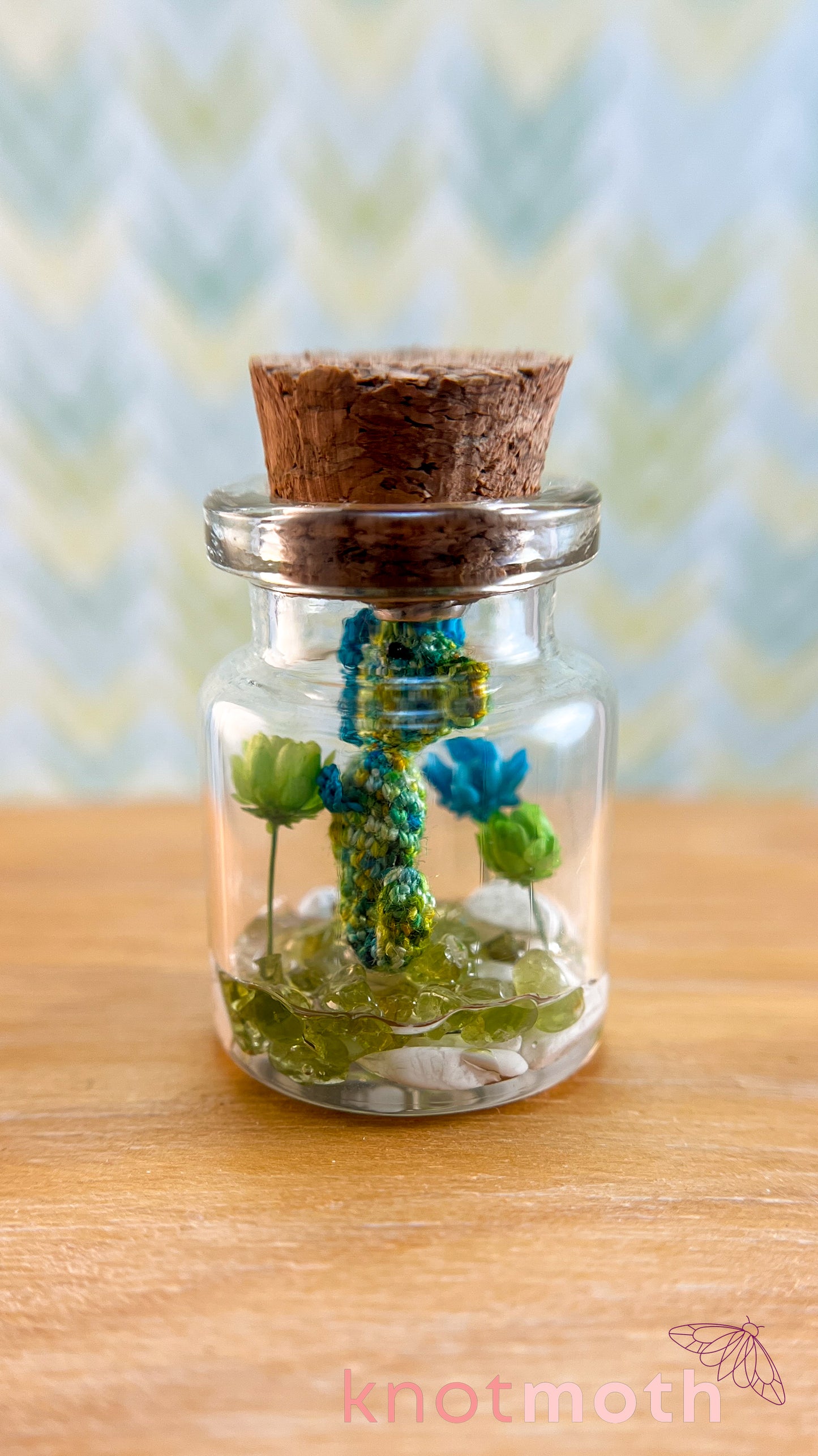 Sheldon Seahorse Micro Crochet Aquarium Jar (removable, magnetic)