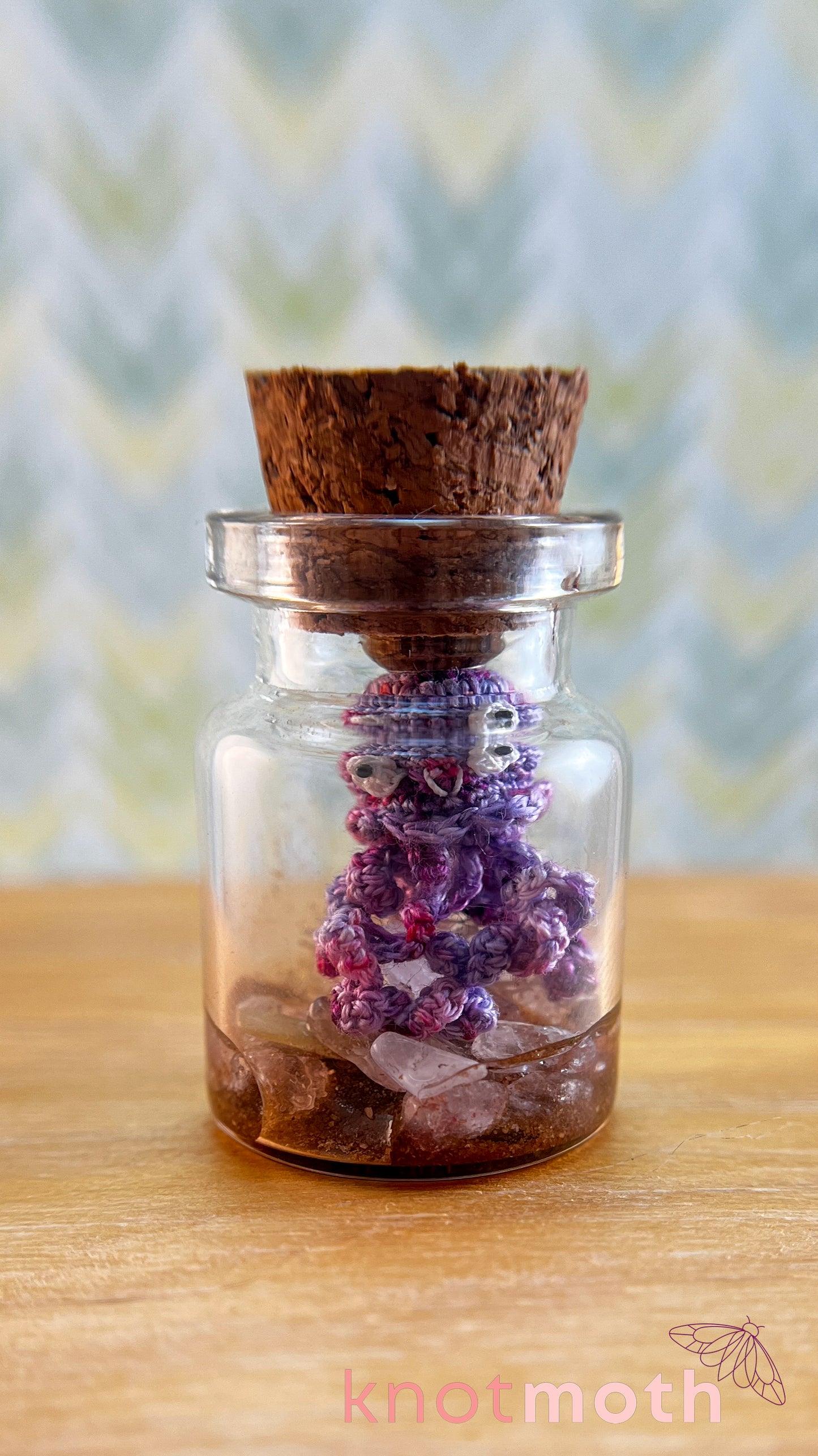 Plum Jellyfish Micro Crochet Aquarium Jar (removable, magnetic)