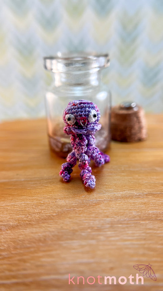 Plum Jellyfish Micro Crochet Aquarium Jar (removable, magnetic)