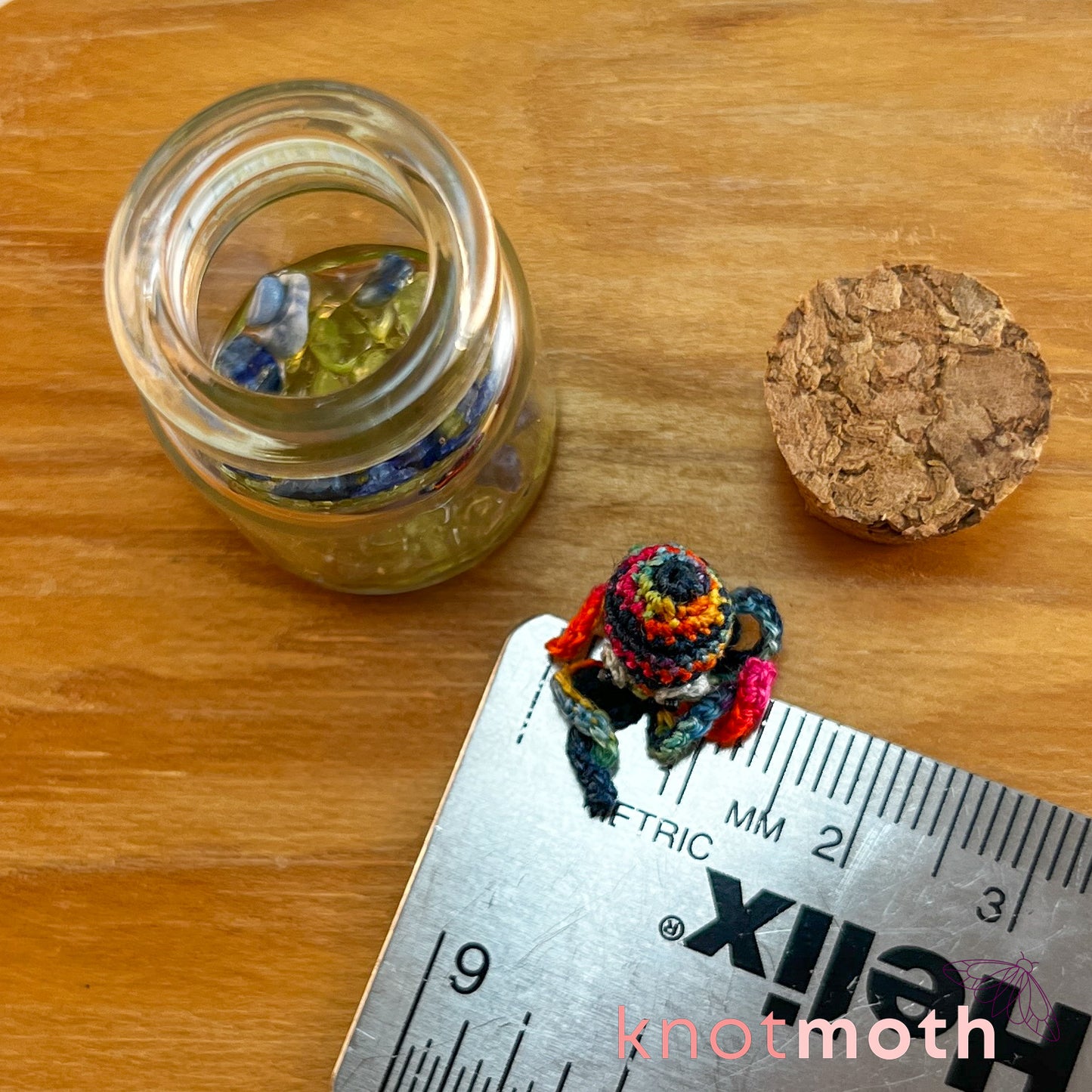 Ollie Octopus Micro Crochet Aquarium Jar (removable, magnetic)