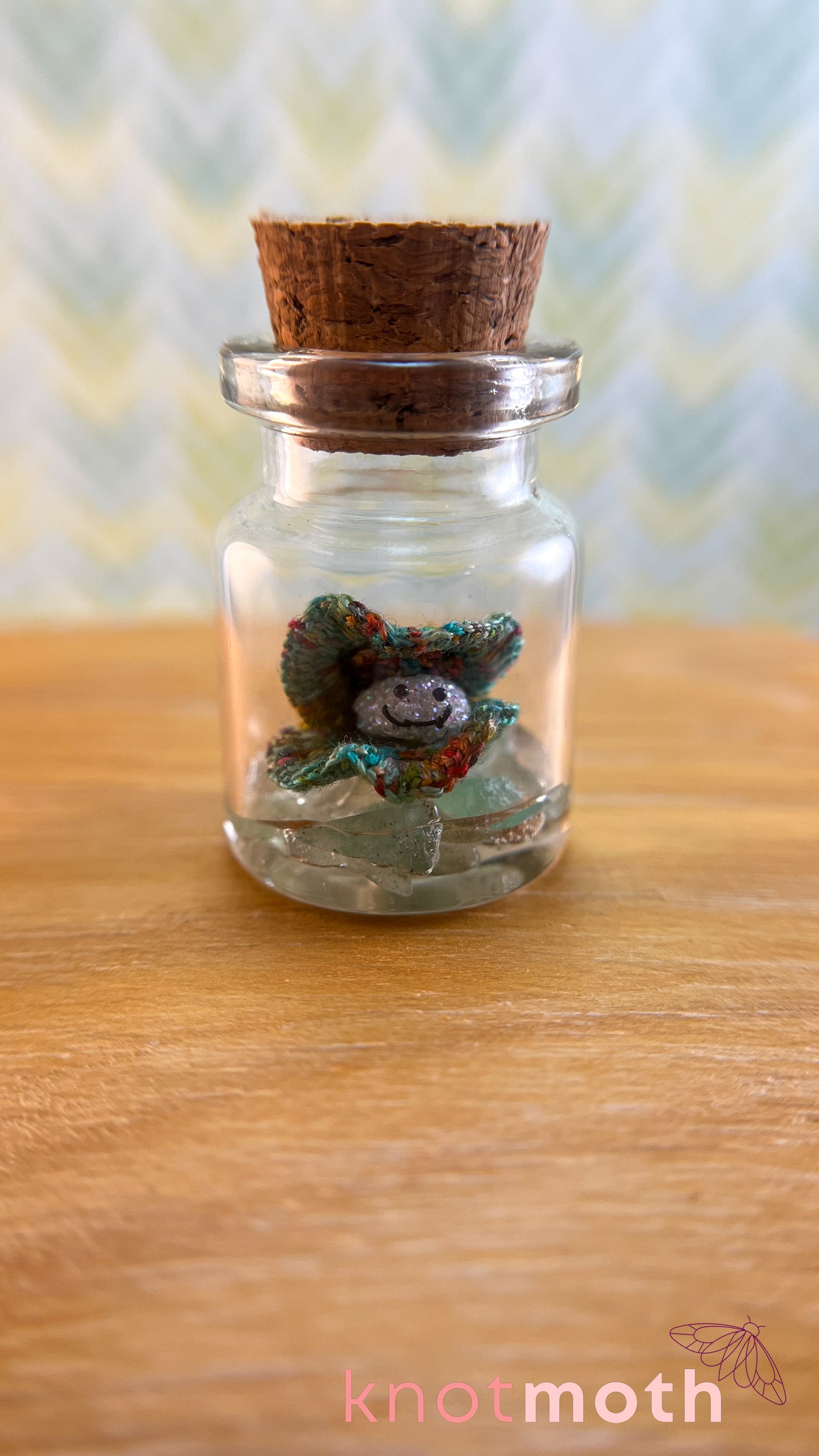 Perla Oyster and Pearl Micro Crochet Aquarium Jar (removable, magnetic)