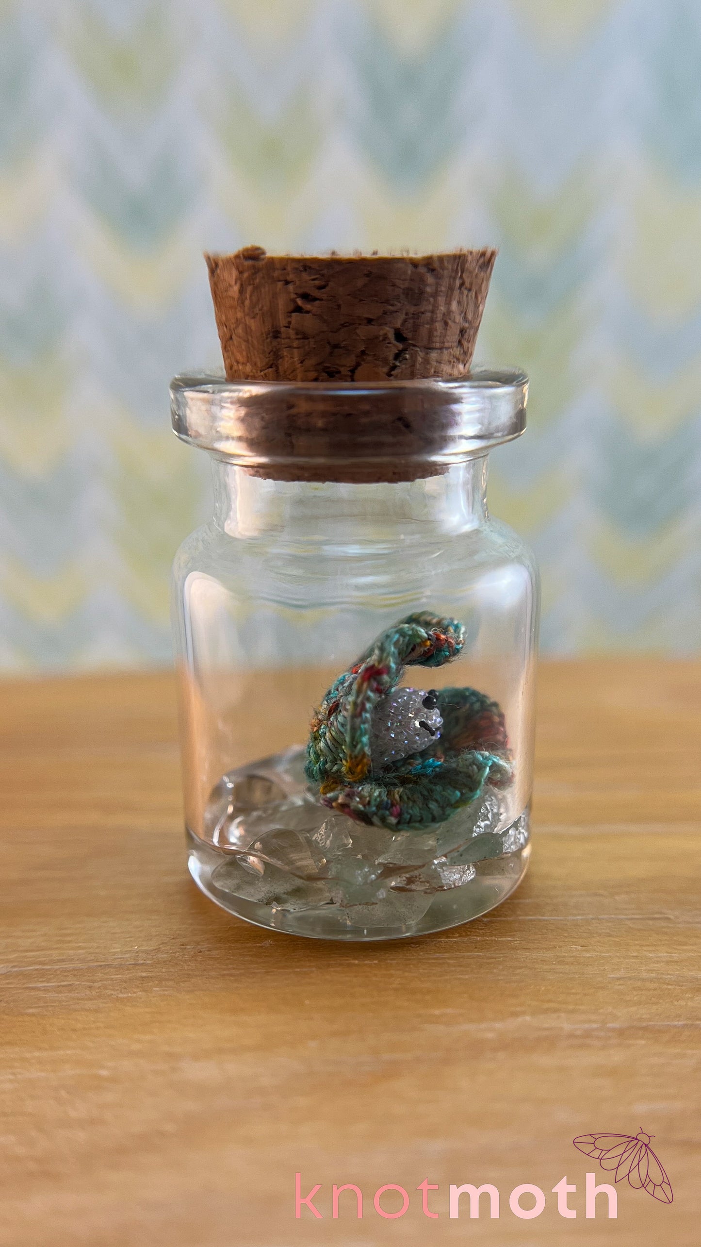 Perla Oyster and Pearl Micro Crochet Aquarium Jar (removable, magnetic)