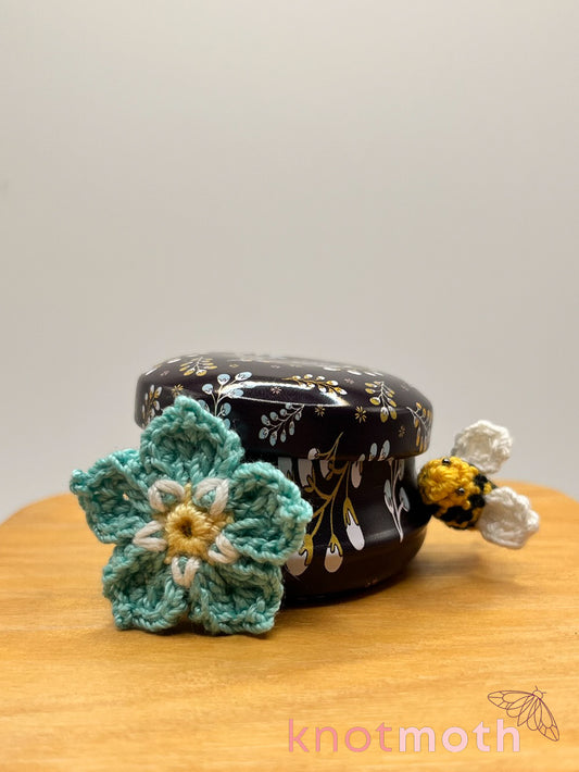 blythe bee & forget-me-not trinket tin