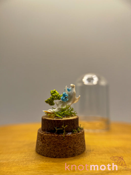 forget-me-not & jawbone micro crochet cloche jar