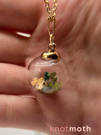 gumb goldfish bowl micro crochet necklace