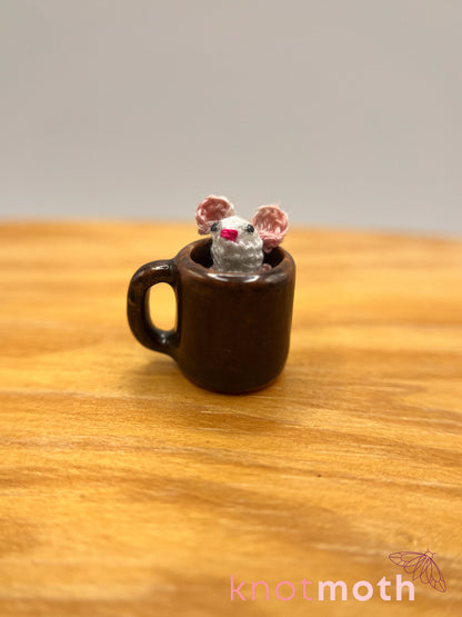 max mouse micro crochet mug trinket