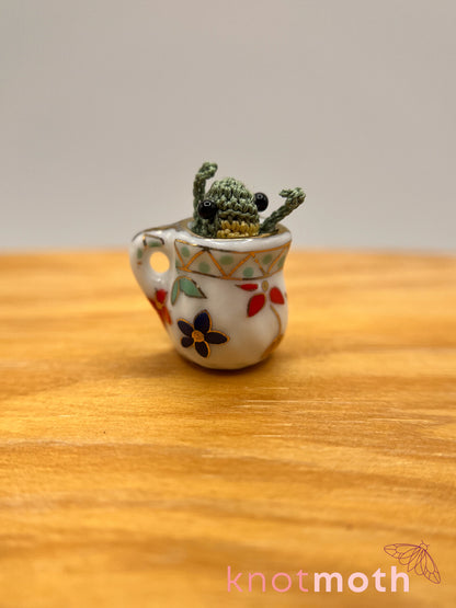freddy frog micro crochet mug trinket