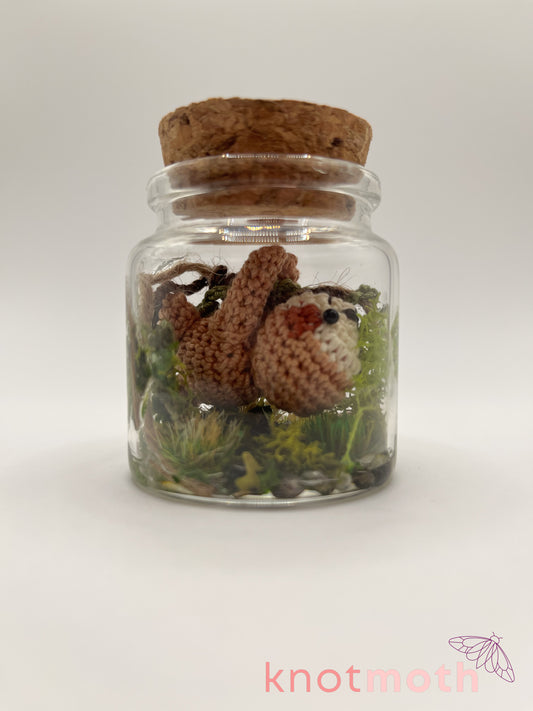 sydney sloth & vines micro crochet jar